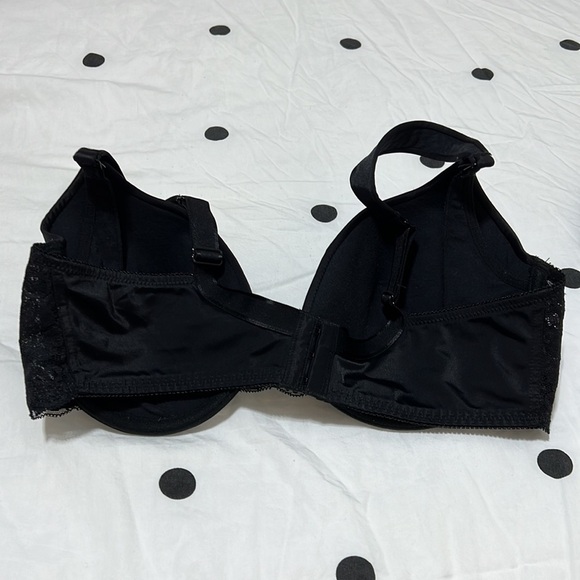 Bundle of 38D Bras - Picture 2 of 9